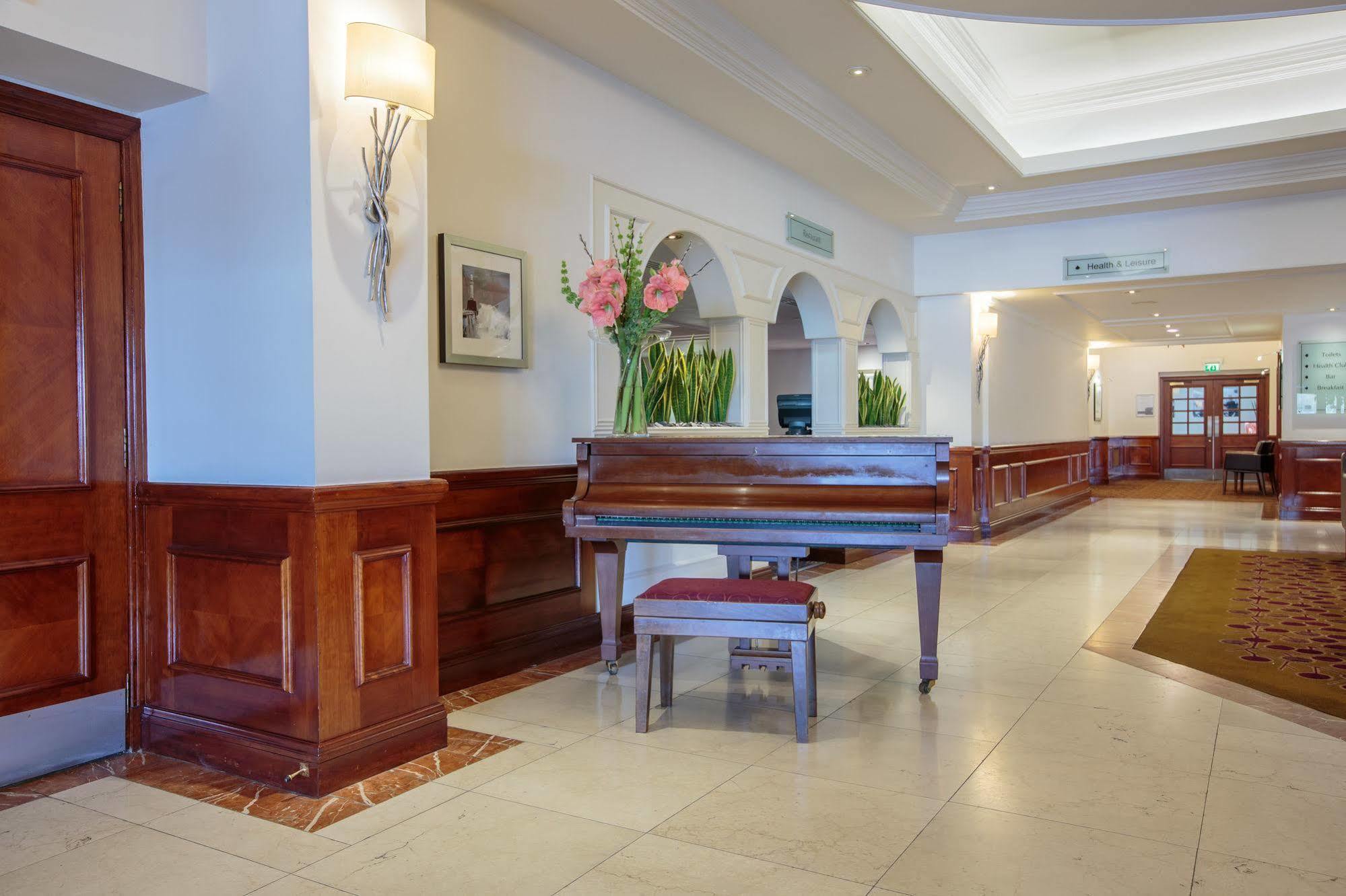 The Aberdeen Altens Hotel Экстерьер фото