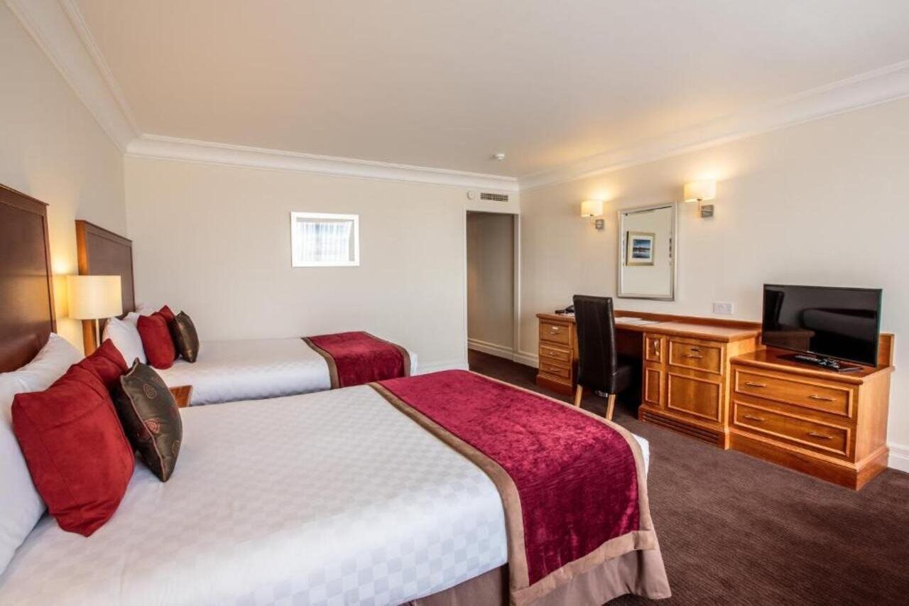 The Aberdeen Altens Hotel Экстерьер фото